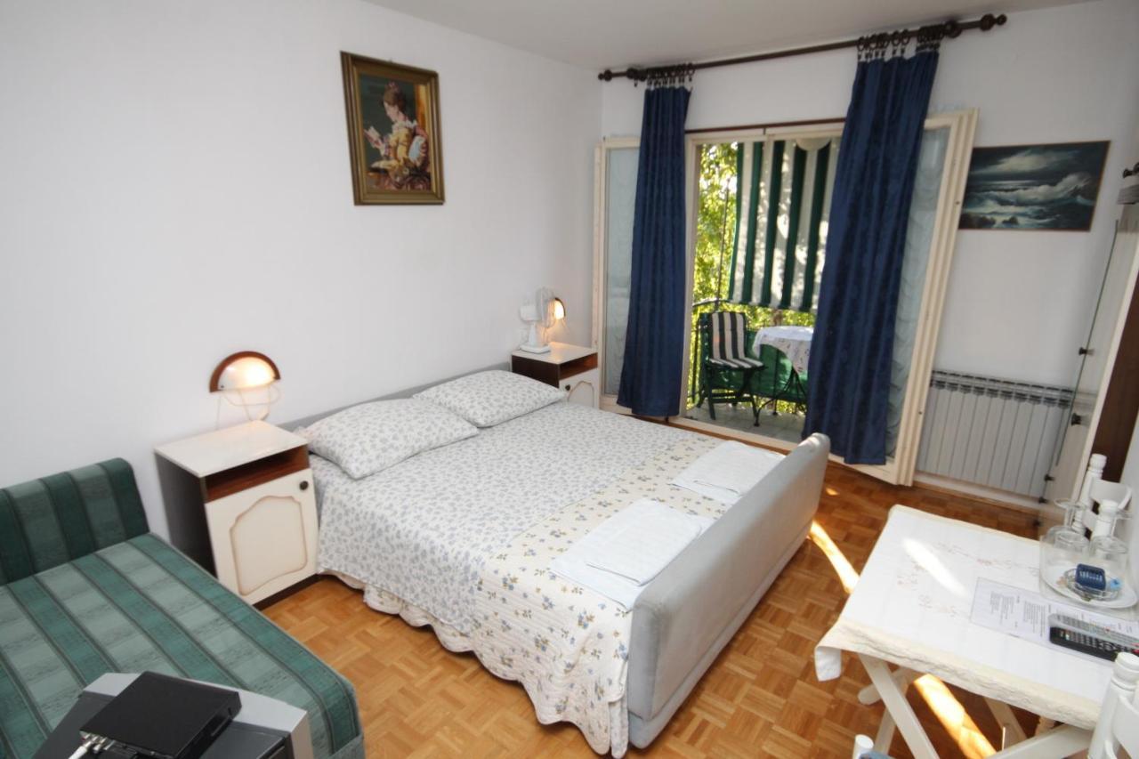 Apartments And Rooms With Parking Space Rovinj - 7170 Exteriör bild