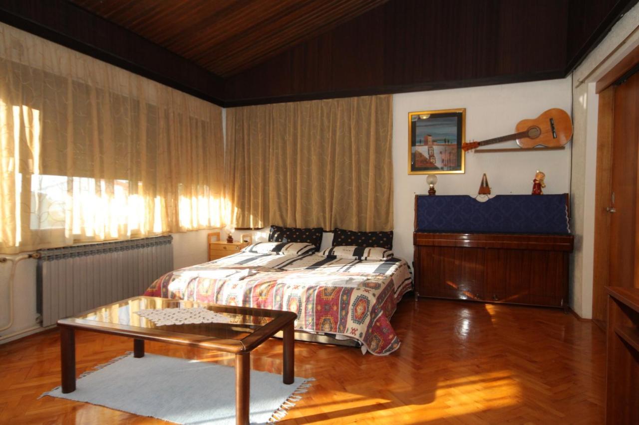 Apartments And Rooms With Parking Space Rovinj - 7170 Exteriör bild